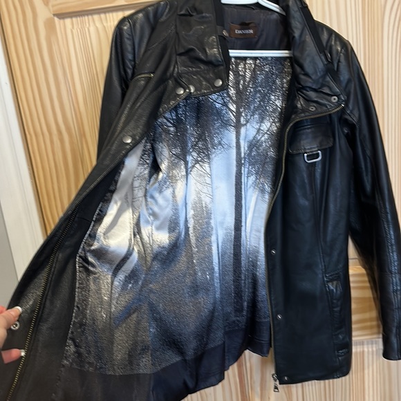 Danier leather jacket - Picture 2 of 2